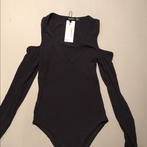 Long sleeve cut out shoulder bodysuit NWT